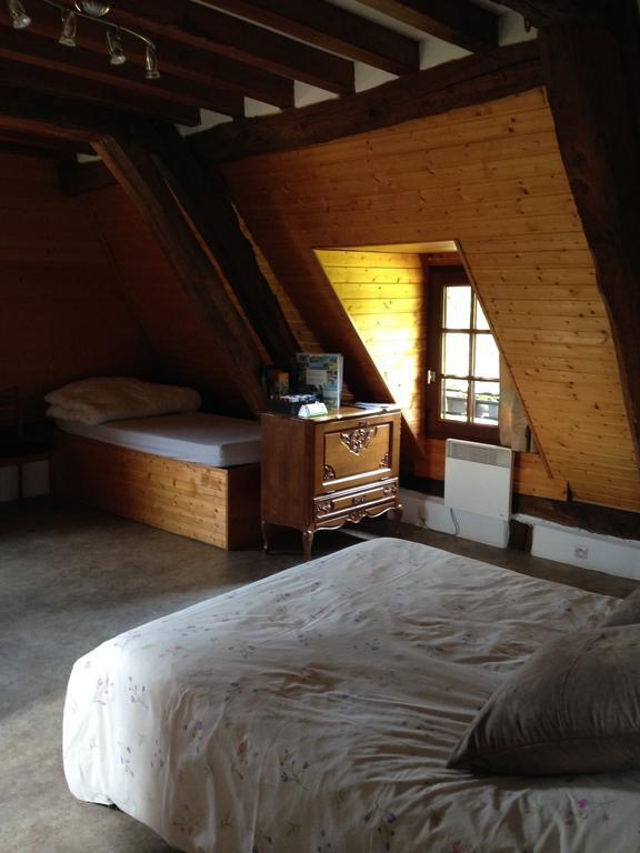 Vieux-Pont La Baronnie Bed & Breakfast 部屋 写真