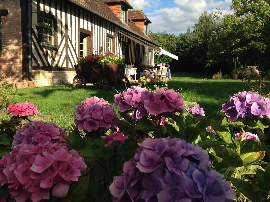 Vieux-Pont La Baronnie Bed & Breakfast エクステリア 写真