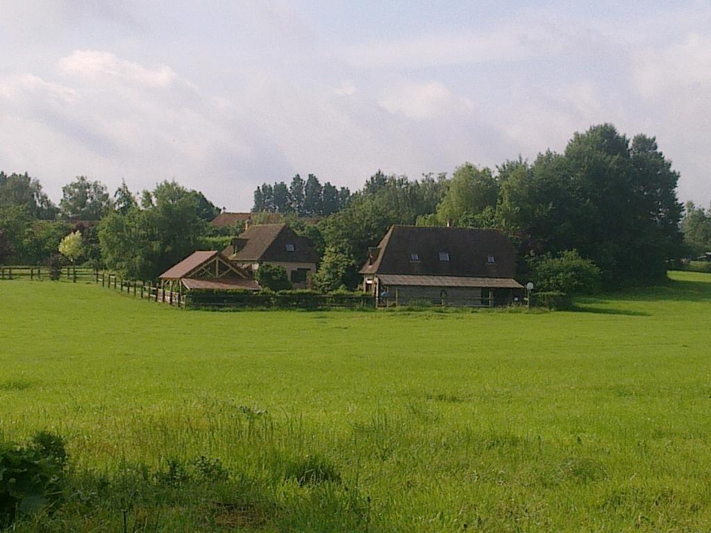 Vieux-Pont La Baronnie Bed & Breakfast エクステリア 写真